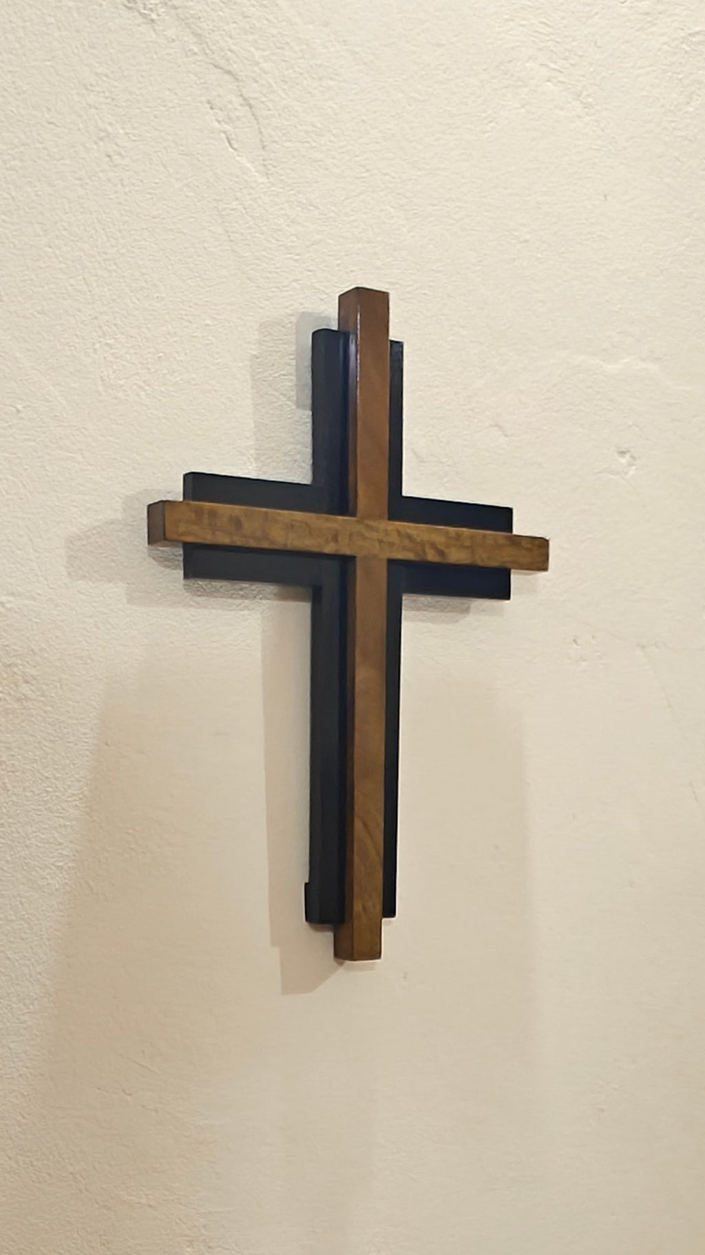 The Contrast Cross | Cedar &amp; Jack Wood with Navy Finish