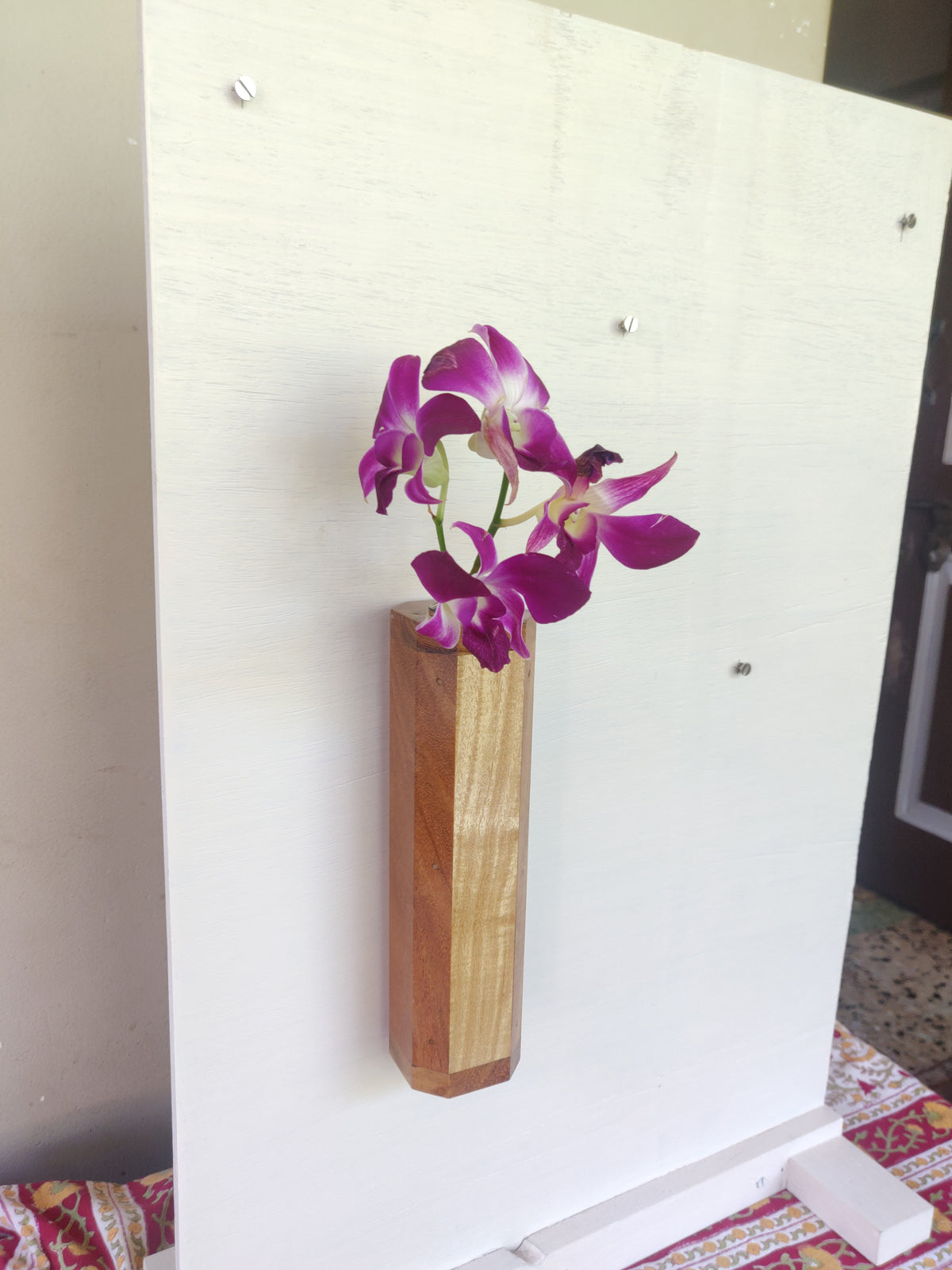 The Sprig Wall Vase